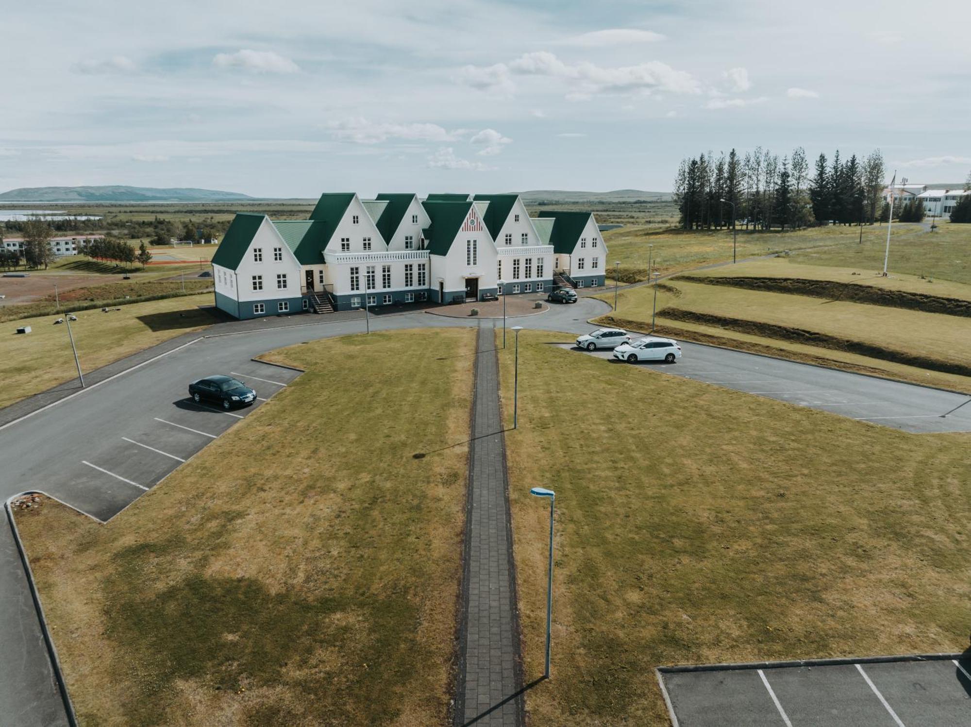 Heradsskolinn Historic Guesthouse Laugarvatn Exterior foto